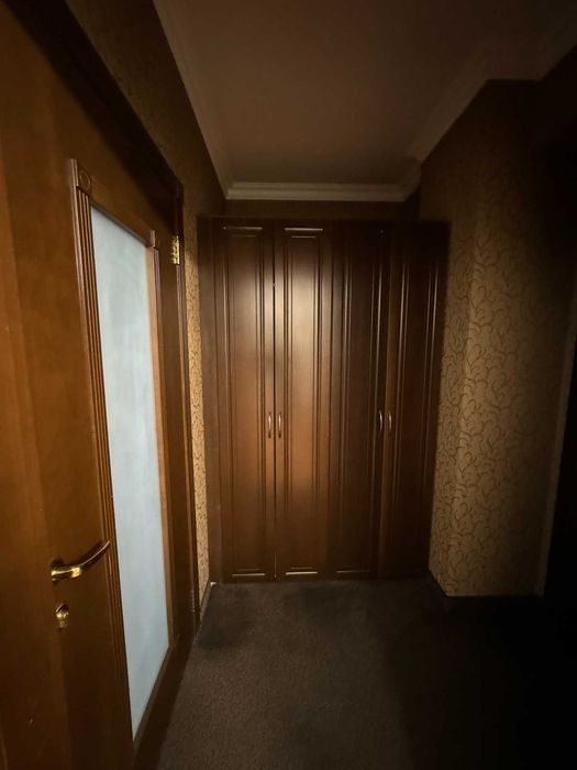 ХОТЕЛ с РЗП 1300 кв.м., работещ, град Карлово