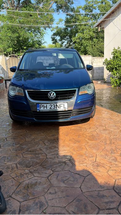 VOLKSWAGEN Touran 2010 — imagine 2