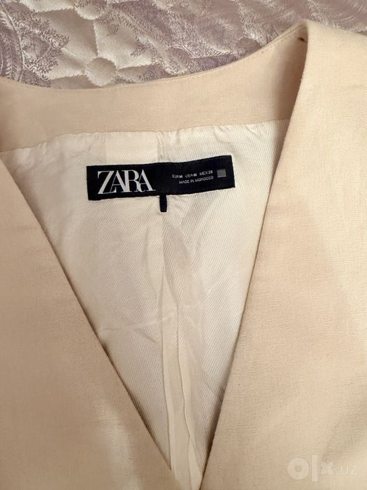 Безрукавка от Zara