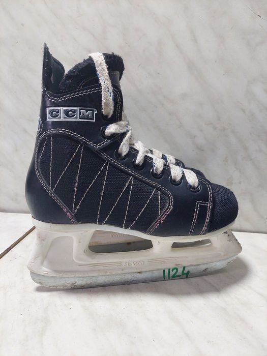 Patine 1124 hochei hockey CCM marime 31 ( 20,5 cm)