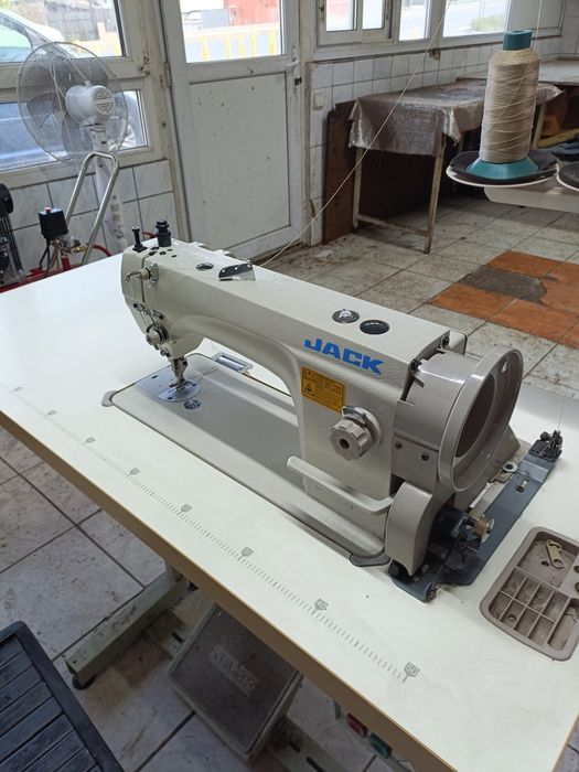 De vânzare masina de cusut Jack model 6380