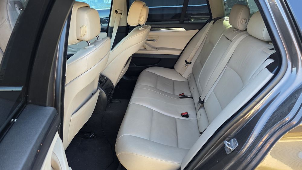 BMW  520D  F11 .