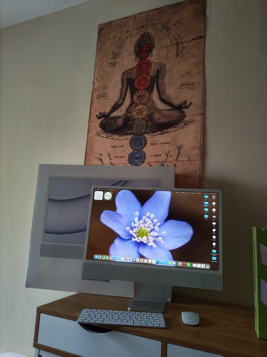 iMac 24 inchi, procesor Apple M1 2021, folosit  mai puțin de 6 luni