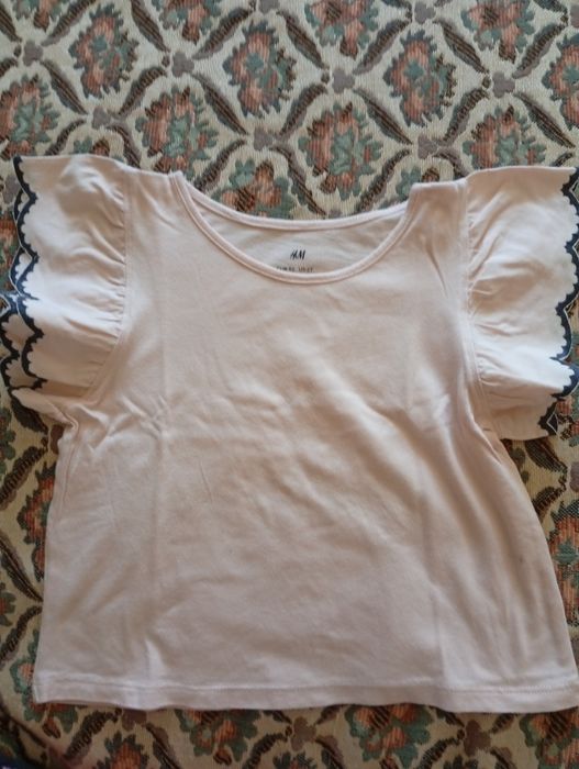 Hăinuțe noi pentru fetițe