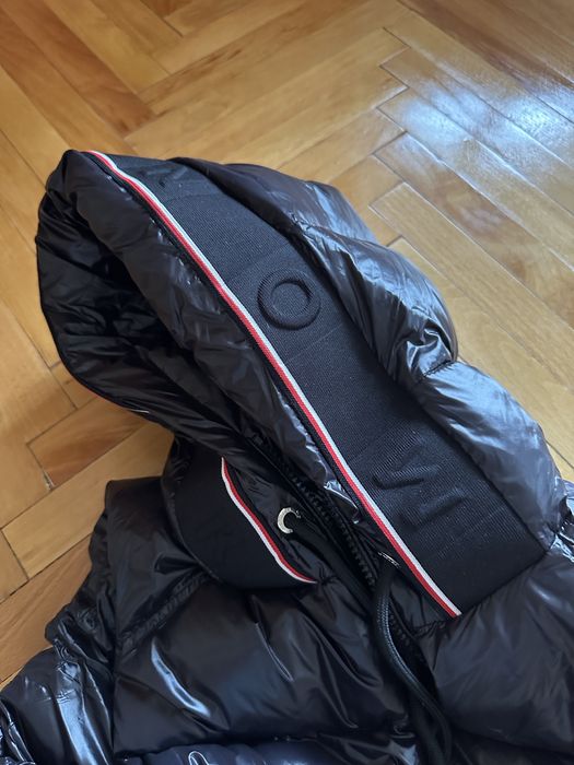 Vesta Moncler Neagra, umplutura premium Puf, S