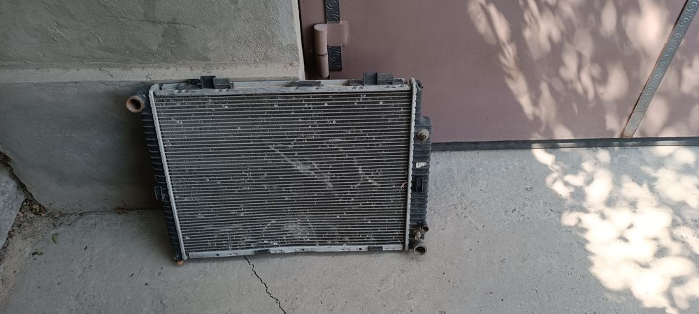 Радиатор охлаждения Мерседес w210