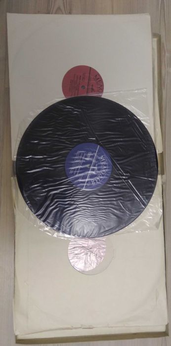 Набор пластинок и плакатов