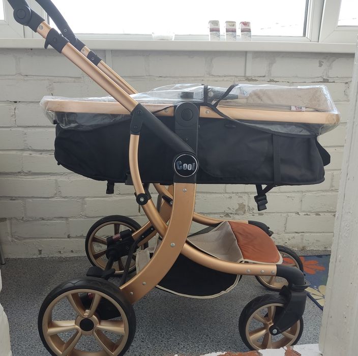 Коляска почти новая