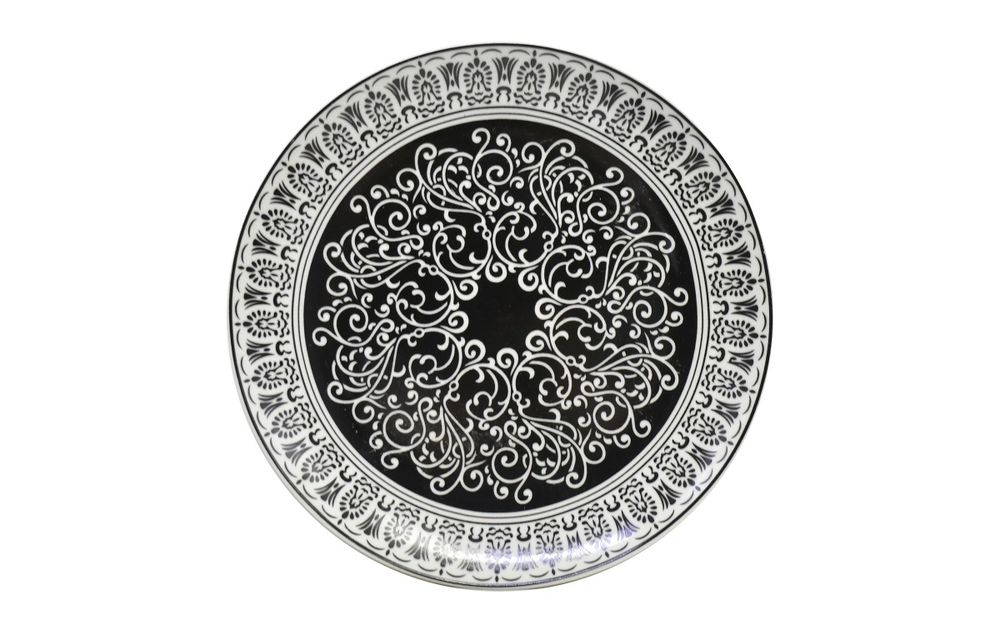 Сервиз за хранене в черно-бяло