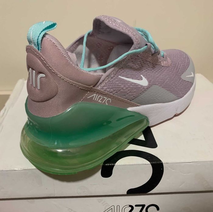 Оригинални нови дамски маратонки Nike Air Mx 270 налични номер 38