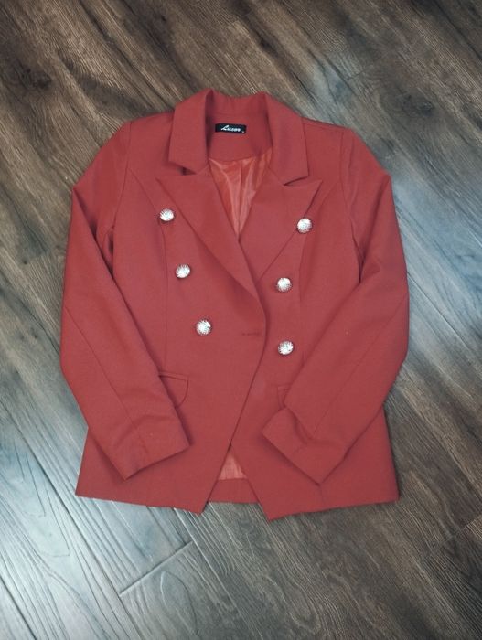 Продается пиджак размер М