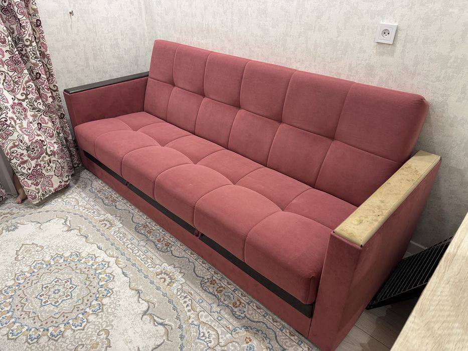 Продам диван раскладной.