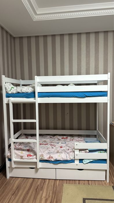 Двухъярусная кровать