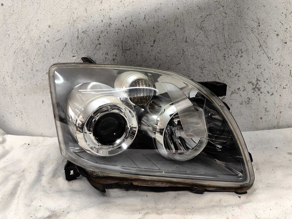 Оригинален фар Тойота Авенсис  Toyota Avensis H7 Feis