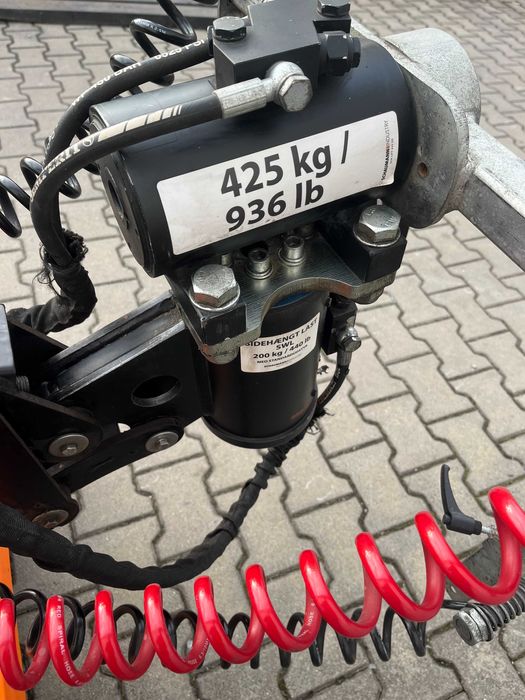 Robot/dispozitiv autopropulsant de montat si manipulat sticla