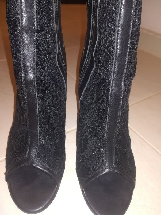 Продавам Дамски боти