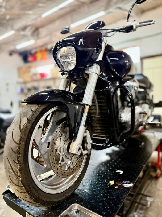 Suzuki boulevard m109r intruder