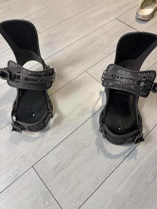 legături snowboard Union Atlas Espresso, model 2021, mărimea M.