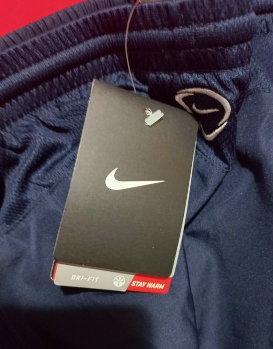 Pantaloni de fâș NIKE, noi cu eticheta (2 bucati)