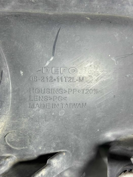 Ляв Фар Тойота Хайлукс 7 (11-16г) Lqv Far Toyota Hilux VII OEM: 08-212-11T2L-M