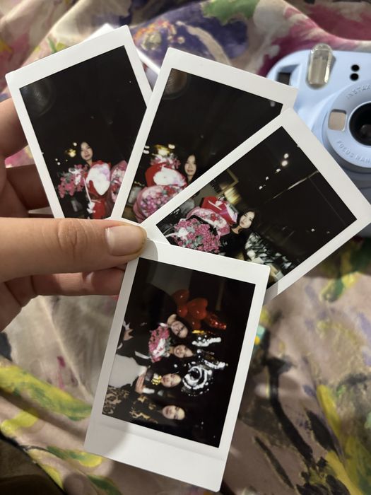 Продаю Instax mini 12
