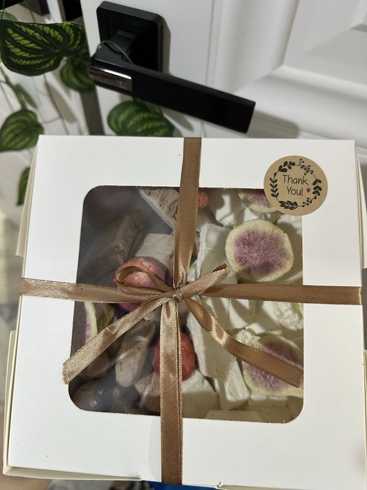 Сублимированное мороженое и фрукты