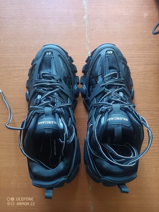 Balenciaga track