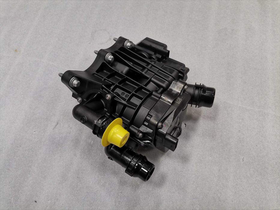 Нов Термостат 8642560 BMW B46 B48 G20 G23 G30 G01 G05 G06 20i 30i 21km