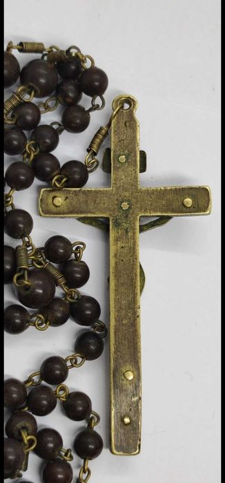 Rozariu Vechi Din Lemn și Crucifix Alamă