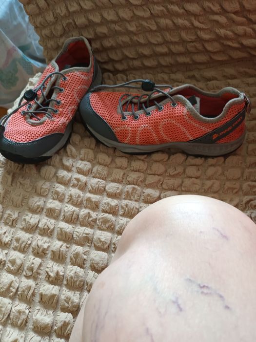 Vind adidași nr.36.'