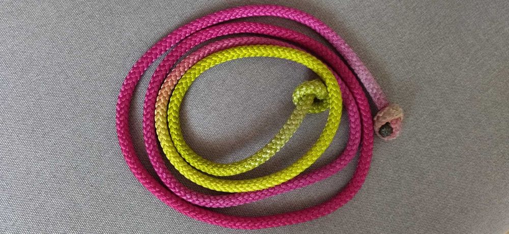 Топка, въже, лента за художествена гимнастика