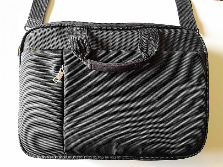 Vand geanta office in stare buna