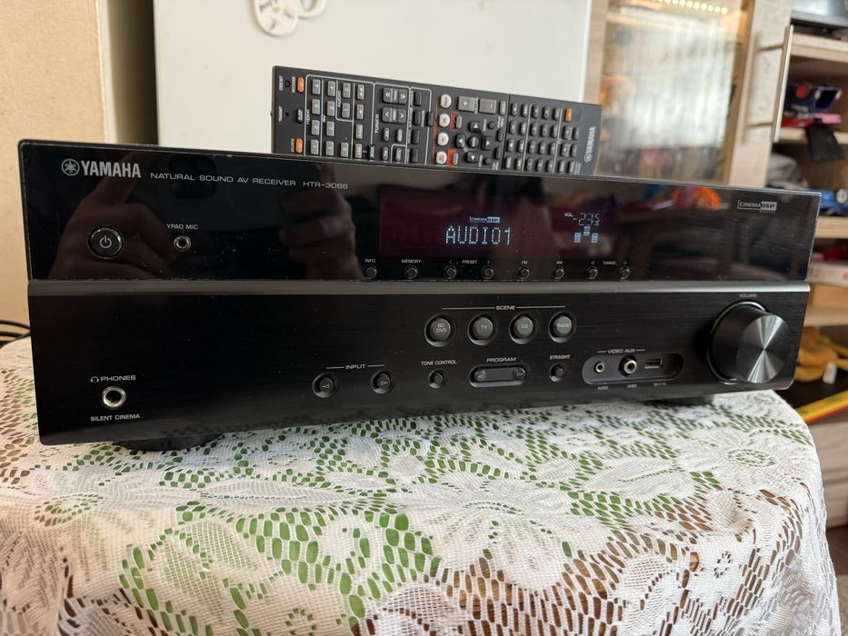 Yamaha HTR-3066 resiver