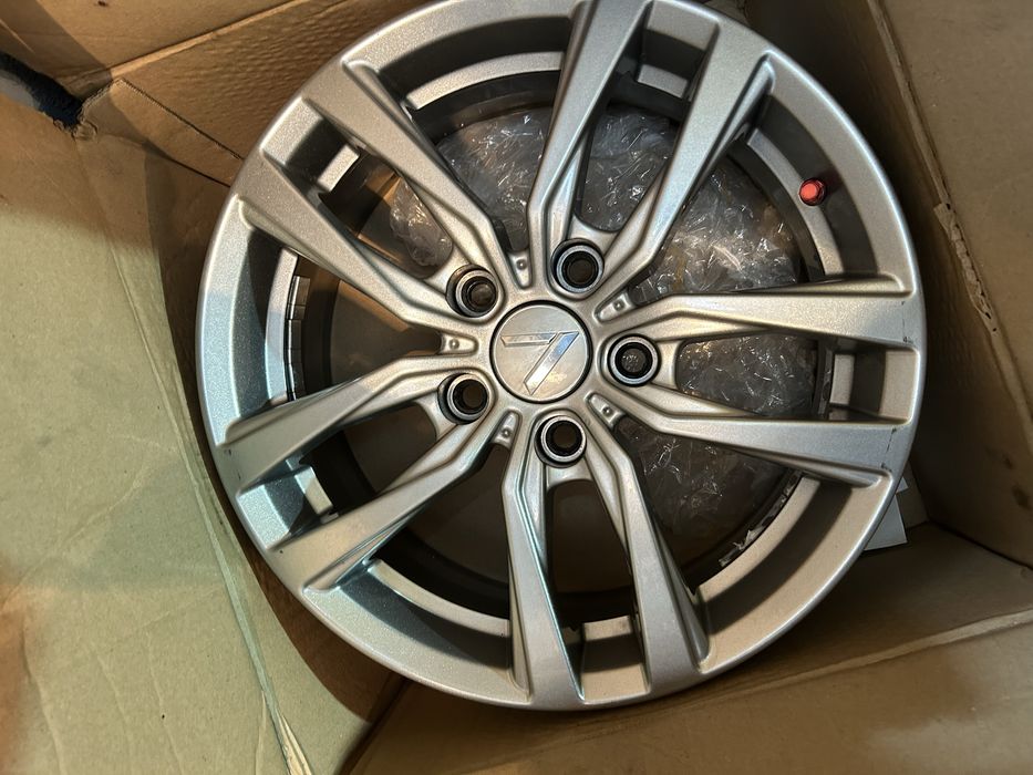 Диски R16 почти новые