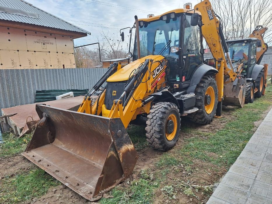 Услуга эксковатор погрузчика и трактор 3/1