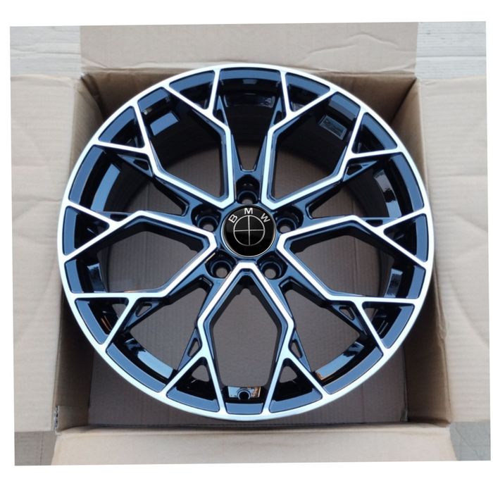 Jante 19 BMW 5 x 120 in 2 latimi
Compatibile BMW F01 F06 F07 F10 F11 F15 F16 F20 F21 F25 F30 F31 F33 F34
Produs Nou cu Factura și Garanție