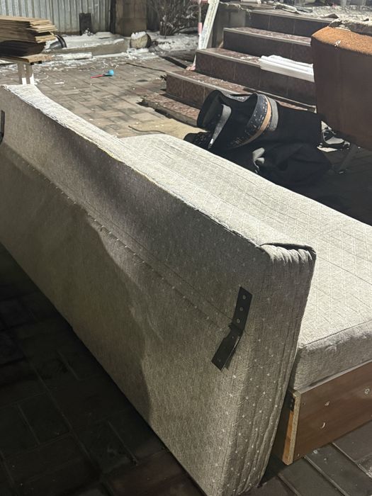 Продам диван не новый