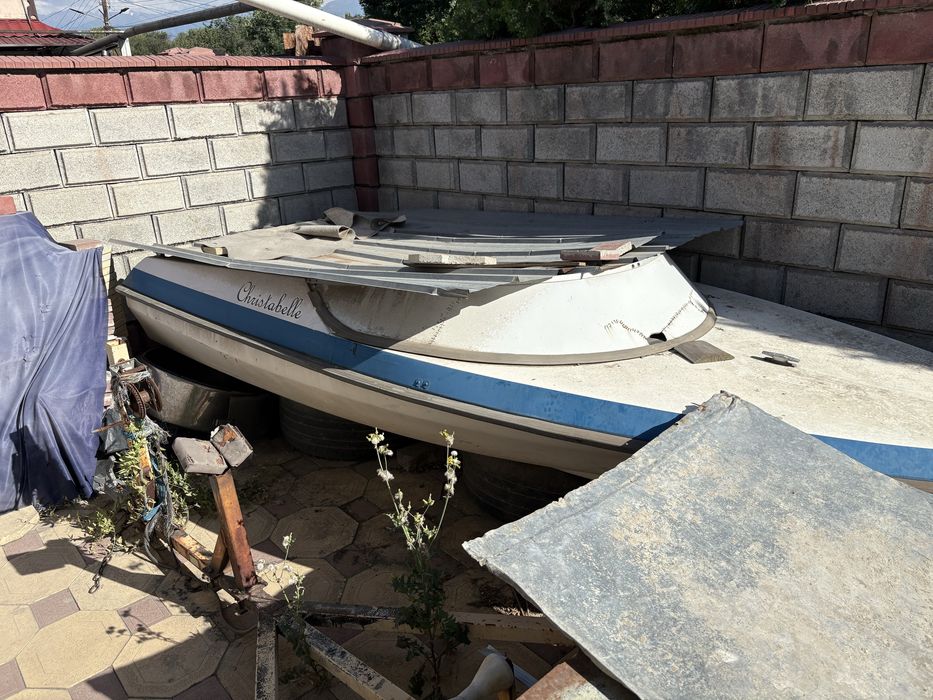 катер с тележкой