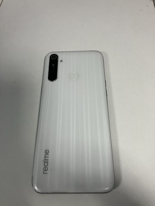 Телефон realmi 6i