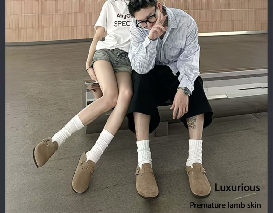 Продается новая обувь.