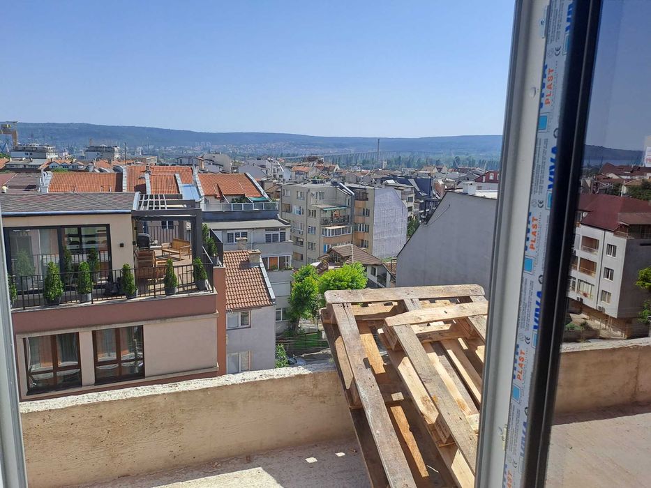 Тристаен след А 14 - широк център