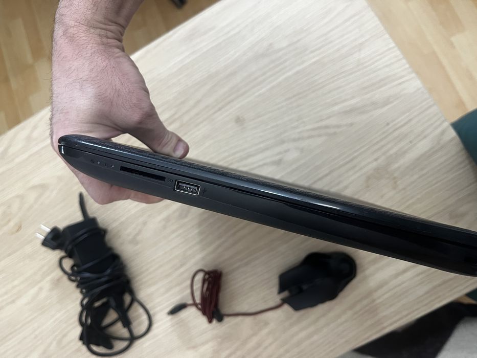 Laptop HP, 250 lei. Negociabil, Cititi anuntul