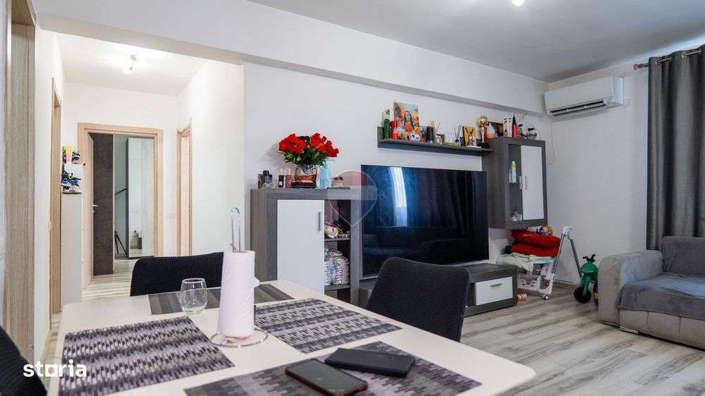 Apartament cu 3 camere de vânzare — fotografia 3