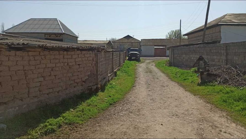 Уй курилиши учун. Уртасарой чоррахадан 1 км, Навруз. 4,5 соток. 5500 $