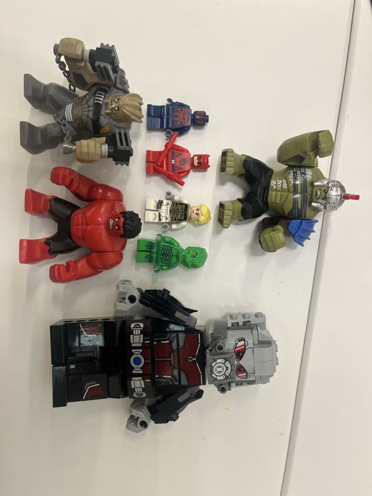 Продаю лего марвел