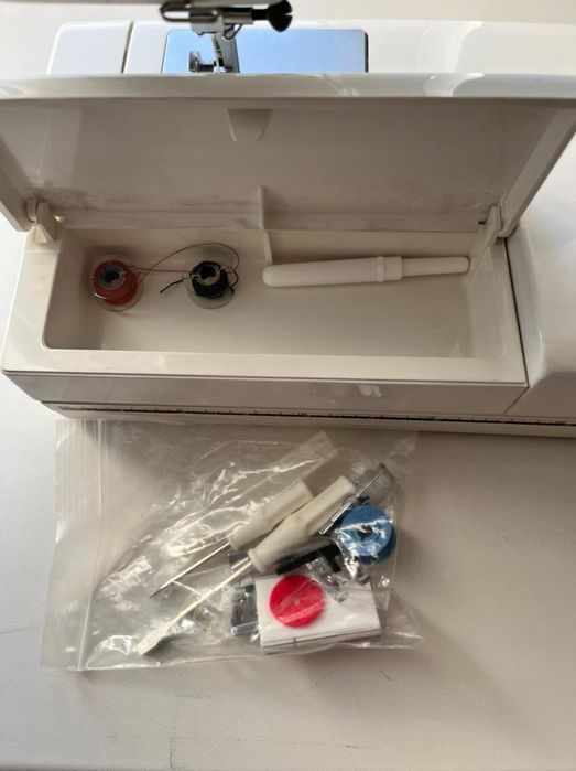 Продам швейную машинку