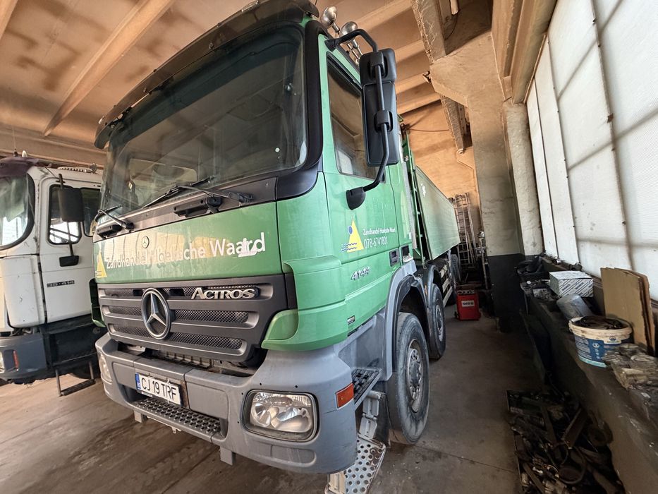 Mercedes Benz Actros 4144