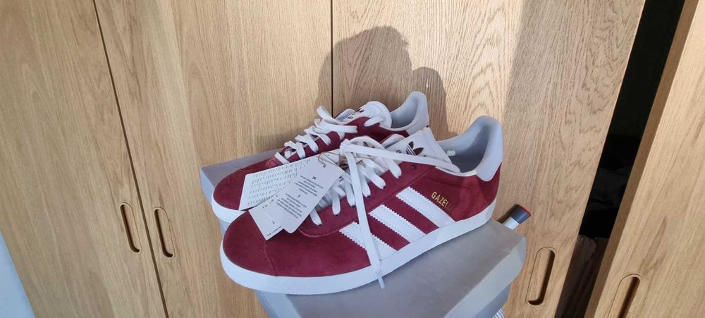 Adidas Gazelle - чисто нови, с етикети