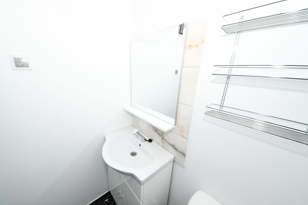Apartament cu o cameră de închiriat ! Tiglina 1