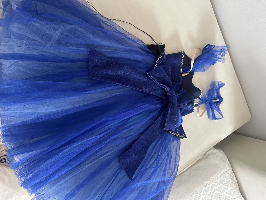 Красивое пышные  платья для девочки